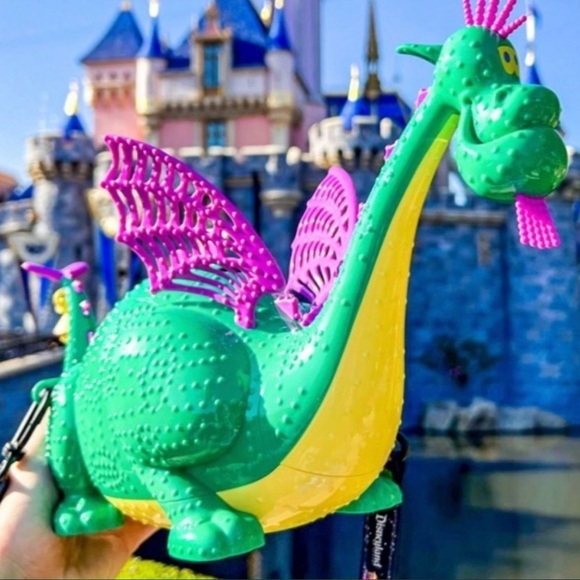 Disney’s Main Street Electrical Parade Elliott Dragon Popcorn Bucket NEW - Picture 1 of 10